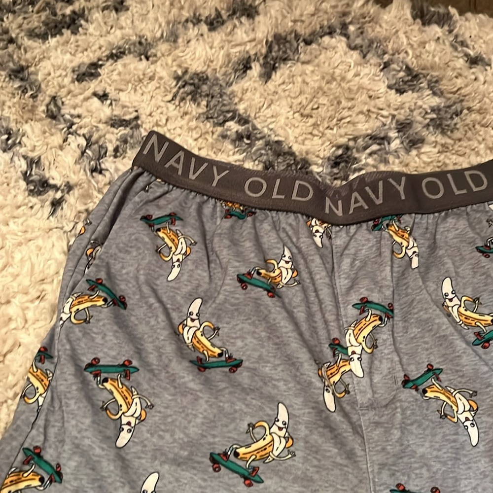 Old Navy shorts… Banana’s riding skateboards! Boys Large (10-12)